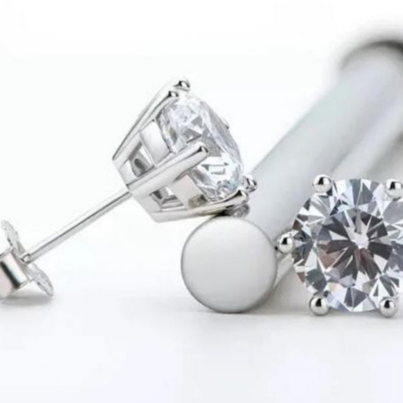 New 4ct Certified Moissanite Stud Earrings - Picture 5 of 11